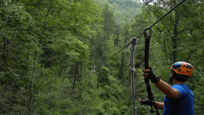 Aventura nas alturas nas Cabanas Bonito sobre o Rio Formoso Aventura nas alturas nas Cabanas Bonito sobre o Rio Formoso