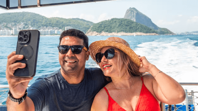 Tour en barco por las Ilhas Cagarras, frente a las playas de Río.