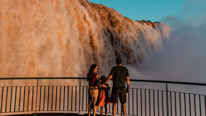 Lever de soleil aux chutes d’Iguazú (côté Brésil) : visite matinale avec petit-déjeuner inclus