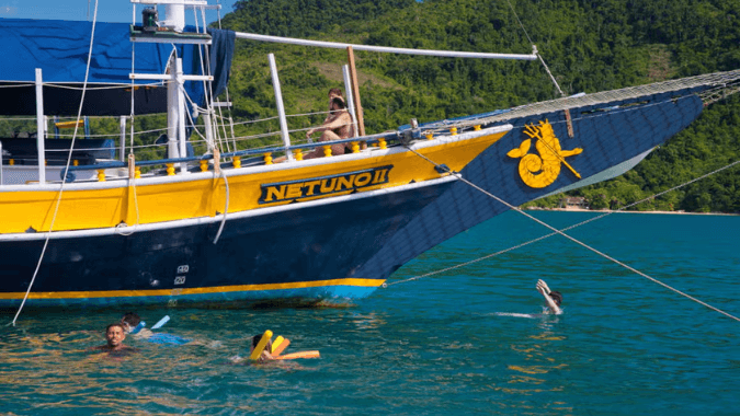 Naviguez sur les eaux cristallines de Paraty et découvrez des îles paradisiaques