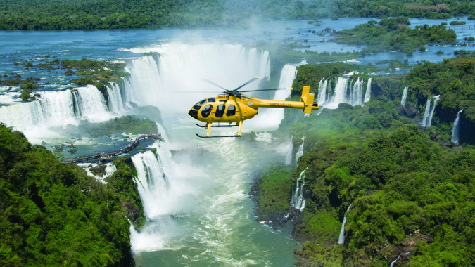 Disfruta de sobrevolar las Cataratas de Iguaz&uacute; y guarda esta experiencia para toda la vida!